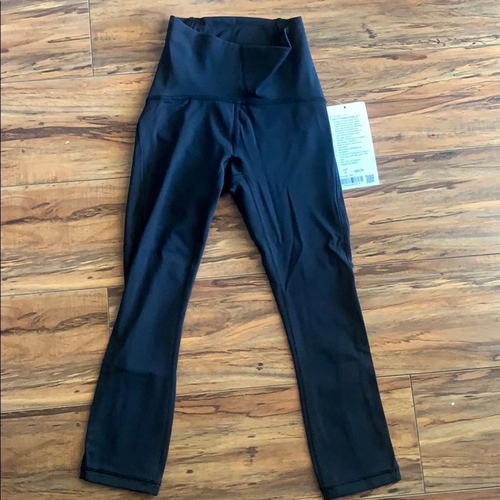lululemon train times crop 21’’ (new with tags)